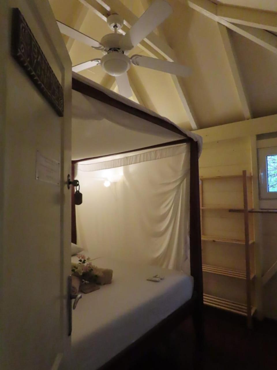Akunamatata Guest House クルドサック エクステリア 写真